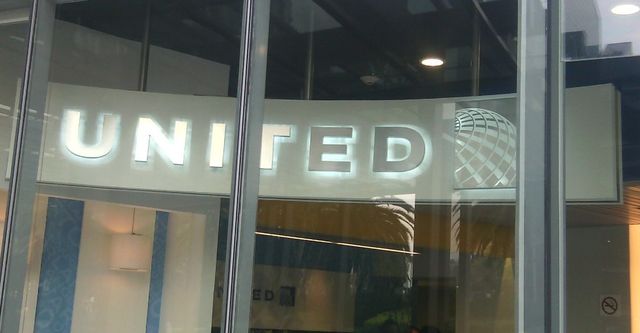 UNITED Letras 3d en aluminio cepillado plata con luz leds blanca