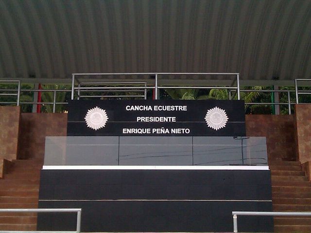Cancha Encuestre Letras letras 3d en aluminio cepillado plata