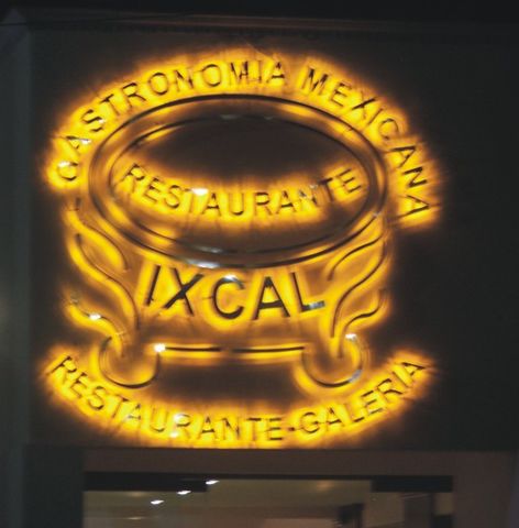IXCAL letras 3d aluminio dorado e iluminacion con luz leds amarillo