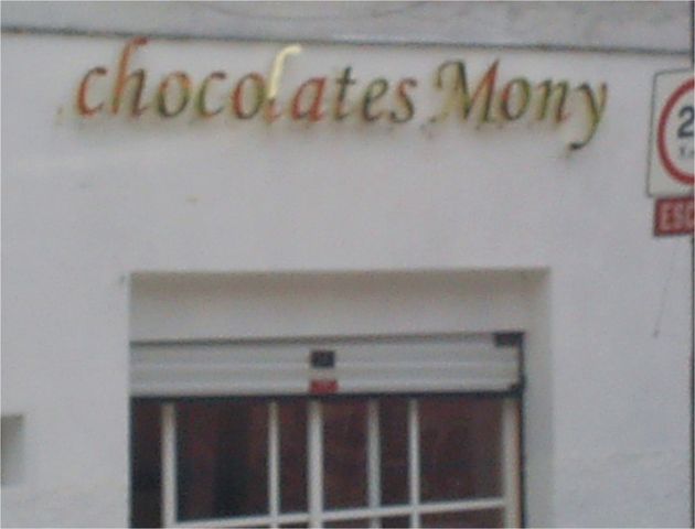 chocolates Mony letras de caja en aluminio dorado