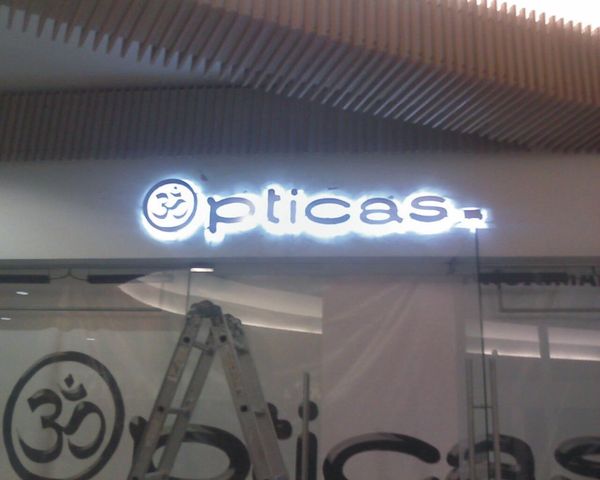 OPTICA Letras 3d en aluminio cepillado plata con luz leds blanca