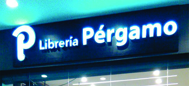 Libreria PERGAMO Letras 3d en aluminio cepillado plata con luz leds blanca